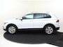 Volkswagen Tiguan 1.4 TSI eHybrid Elegance | SoH 91% | Panoramadak | Achteruitrijcamera | 3-zone airco | LED matrix verlichting | Keyless | Adaptieve cruise control | CarPlay | Navigatie |