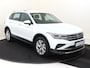Volkswagen Tiguan 1.4 TSI eHybrid Elegance | 360 camera | Head-up display | Adaptieve cruise control | 3 zone airco | LED matrix verlichting | Dodehoek detectie | Keyless | CarPlay |
