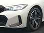 BMW 3-Serie Touring 320e M Sport FACELIFT PHEV 204pk Dealer O.H | Trekhaak Af Fabriek | Adaptive Cruise | Widescreen Navi | Head Up | Alcantara Sportstoelen Verwarmd | Camera & Parkassist | Apple Carplay | Plug In Hybrid