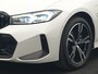 BMW 3-Serie Touring 320e M Sport FACELIFT PHEV 204pk Dealer O.H | Trekhaak Af Fabriek | Adapive Cruise | Widescreen Navi | Head Up | Alcantara Sportstoelen Verwarmd | Camera & Parkassist | Apple Carplay | Plug In Hybrid