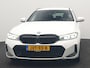 BMW 3-Serie Touring 320e M Sport FACELIFT Plug In Hybrid 204pk Dealer O.H PHEV | Trekhaak Af Fabriek | Adapive Cruise | Widescreen Navi | Head Up | Alcantara Sportstoelen Verwarmd | Camera & Parkassist | Apple Carplay |