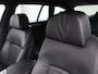 BMW 5-Serie Touring 530d Luxury Line | Adaptive cruise | Head-Up | Leder | Trekhaak | Stoel & stuurverwarming | Camera | Navigatie | Achterbankverwarming | Parkeerhulp | Bluetooth