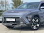 Hyundai Kona 1.6 GDI HEV Premium Sky VALE Full Hybride Automaat met Panorama schuifdak, Navigatie, Lederen bekleding en Climate Control Uit voorraad leverbaar
