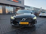 Volvo V60 2.0 B4 R-Design | Met o.a. elektrische stoelen, adaptive cruise, stoelverwarming, climate, camera en AppleCarPlay!