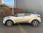 Toyota C-HR 1.8 Hybrid Bi-Tone Plus / AUTOMAAT / LEER / NAVI / 122dkm! NAP! / 1E EIGENAAR