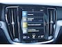 Volvo V60 2.0 B3 163 PK R-Design, Panoramadak, Harman/Kardon, Trekhaak, Leder, Sportstoelen