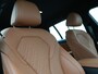 BMW 5-Serie Touring 530e M Sport PHEV 293pk Dealer O.H | Trekhaak af fabriek | Adaptive Cruise | 19"L.M | Lederen Sportstoelen Verwarmd | Camera & Parkassist | Apple Carplay | Sfeerverlichting | Plug in Hybrid