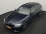BMW 5-Serie Touring 530e M Sport PHEV 293pk Dealer O.H | Trekhaak af fabriek | Adaptive Cruise | 19"L.M | Lederen Sportstoelen Verwarmd | Camera & Parkassist | Apple Carplay | Sfeerverlichting | Plug in Hybrid