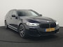 BMW 5-Serie Touring 530e M Sport PHEV 293pk Dealer O.H | Trekhaak af fabriek | Adaptive Cruise | 19"L.M | Lederen Sportstoelen Verwarmd | Camera & Parkassist | Apple Carplay | Sfeerverlichting | Plug in Hybrid
