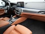 BMW 5-Serie Touring 530e M Sport PHEV 293pk Dealer O.H | Trekhaak af fabriek | Adaptive Cruise | 19"L.M | Lederen Sportstoelen Verwarmd | Camera & Parkassist | Apple Carplay | Sfeerverlichting | Plug in Hybrid