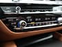 BMW 5-Serie Touring 530e M Sport PHEV 293pk Dealer O.H | Trekhaak af fabriek | Adaptive Cruise | 19"L.M | Lederen Sportstoelen Verwarmd | Camera & Parkassist | Apple Carplay | Sfeerverlichting | Plug in Hybrid