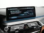 BMW 5-Serie Touring 530e M Sport Plug in Hybrid 293pk Dealer O.H PHEV | Trekhaak af fabriek | Adaptive Cruise | 19"L.M | Lederen Sportstoelen Verwarmd | Camera & Parkassist | Apple Carplay | Sfeerverlichting |