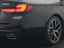 BMW 5-Serie Touring 530e M Sport PHEV 293pk Dealer O.H | Trekhaak af fabriek | Adaptive Cruise | 19"L.M | Lederen Sportstoelen Verwarmd | Camera & Parkassist | Apple Carplay | Sfeerverlichting | Plug in Hybrid