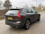Volvo XC60 2.0 T5 Momentum Elektrisch bedienbare bestuurdersstoel | Stoelverwarming | Parkeercamera | Trekhaak | DAB | Adaptieve LED verlichting | 19"lichtmetalen velgen | Parkeercamera