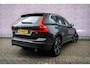 Volvo XC60 2.0 T5 Momentum | Trekhaak | Elektrisch bedienbare bestuurdersstoel | Stoelverwarming | Parkeercamera | DAB+ | Adaptieve LED verlichting | 19" lichtmetalen velgen | Keyless Entry |