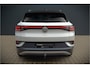 Volkswagen ID.4 First 77 kWh | Stoelverwarming | Stuurverwarming | Trekhaak | Adaptive Cruise Control | Navigatie | Apple Carplay | Keyless | Camera | Parkeersensoren | NAP | BTW | Dealer Onderhouden