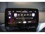 Volkswagen ID.4 First 77 kWh | Stoelverwarming | Stuurverwarming | Trekhaak | Adaptive Cruise Control | Navigatie | Apple Carplay | Keyless | Camera | Parkersensoren |