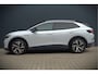 Volkswagen ID.4 First 77 kWh | Stoelverwarming | Stuurverwarming | Trekhaak | Adaptive Cruise Control | Navigatie | Apple Carplay | Keyless | Camera | Parkeersensoren | NAP | BTW | Dealer Onderhouden