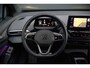 Volkswagen ID.4 First 77 kWh | Stoelverwarming | Stuurverwarming | Trekhaak | Adaptive Cruise Control | Navigatie | Apple Carplay | Keyless | Camera | Parkeersensoren | NAP | BTW | Dealer Onderhouden