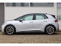 Volkswagen ID.3 204pk Life 58 kWh | Stoel-/ Stuurwielverwarming | Parkeersensoren | Navigatie