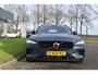 Volvo V60 T6 AWD 350PK Plug-in Hybrid Plus Dark | Trekhaak | H&K | 360 Camera| BLIS | ACC | Leder | Stuurverwarming