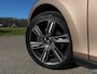 Volvo V40 Cross Country 2.5 T5 254 PK AWD Automaat Panoramdak BLIS Leder Memory Premium Sound Trekhaak 18" Velgen Navi Stoelverw.