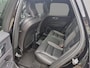 Volvo XC60 Plug-in Hybrid T6 AWD Plus Dark | Long Range | Trekhaak | Google Maps navigatie | Adaptive cruise control | Panoramadak | 21 inch velgen | Harman Kardon audio | Stoel- en stuurverwarming | Elektrische stoelverstelling | Actieve LED koplampen | Getint glas | Dode hoek detectie BLIS | Verwarmbare voorruit | Verwarmbare achterbank | Standkachel | Volledig Volvo dealer onderhouden |