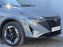 Nissan Qashqai 1.3 MHEV Xtronic N-Connecta Automaat / Panorama dak / Fabrieksgarantie tot 03-2028 / Facelift / 1.800 kg trekgewicht  / Elektrische klep / HUD / Camera 360° /  Cold pack / Stuur-, stoel- en voorruitverwarming / Navigatie / Apple Carplay Android / 18" LM wielen /