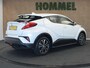 Toyota C-HR 1.2 Dynamic - ORIGINEEL NEDERLANDSE AUTO - AUTOMATISCHE AIRCO - CRUISE CONTROL - KEYLESS ENTRY & START - LICHTMETALEN VELGEN - AFNEEMBARE TREKHAAK (1.300KG GEREMD) - MULTIMEDIAVOORBEREIDING