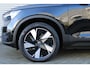 Volvo EX40 Single Motor Extended Range Ultra 82 kWh | Panoramadak | Verwarmbare voorstoelen+stuurwiel | 360 graden camera | Permium audio by Harman Kardon | Warmtepomp | Apple carplay/Android auto | Keyless