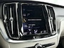 Volvo S60 Recharge T8 AWD Inscription | Panoramadak | Parkeercamera | Stoel- en Stuurverwarming | Trekhaak