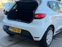 Renault Clio 1.2 16V/ luxe uitvoeringen/ 5drs/ 1e EIG/ dealeronderhouden/ 1jaar apk/ volle opties zeer nette auto.