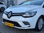 Renault Clio 1.2 16V/ luxe uitvoeringen/ 5drs/ 1e EIG/ dealeronderhouden/ 1jaar apk/ volle opties zeer nette auto.