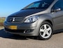 Mercedes-Benz B-klasse 200 Automaat Clima Stoelverwarming Trekhaak 17" Velgen Bluetooth PDC Cruise Nieuwe APK