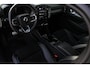 Volvo XC40 Recharge P8 AWD R-Design | Onyx Black metallic | Dealeronderhouden | Power Seats | Charcoal leder | 19" 5-Spaaks Black / Diamond Cut | Google Maps | Hill Descent Control | Elektrisch bedienbare achterklep | Google Assistant | Intellisafe Assist | Keyless | 2-Zone Electronic Climate Control | Intellisafe Surround | Connected Safety | Elektrisch bedienbaar glazen panoramisch schuif-/kanteldak | Premium Audio by Harman Kardon | Camera achter | Pilot Assist | Adaptieve cruise control | Blis | Pre-conditioning met timer | Elektrisch verstelbare voorstoelen met geheugenfunctie voor bestuurdersstoel | Getinte ramen achter | Verwarmbare voorstoelen | Verwarmbaar stuurwiel | Draadloze telefoonoplader | Verlichtingspack 2