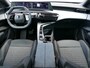 Peugeot 5008 1.6 Plug-in Hybrid 195 Allure | NIEUW | Uit voorraad leverbaar! | 83km EV Actieradius WLTP | AUTOMAAT | 7-Zits | Parkeercamera Voor & Achter | Stuurverwarming | Dodehoek Detectie |