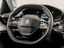 Peugeot e-2008 EV Sport 50 kWh Automaat (APPLE CARPLAY, PARELMOER, PARKEERSENSOREN, CRUISE, SPORTSTOELEN, KEYLESS, NIEUWE APK, NIEUWSTAAT)