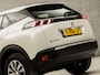 Peugeot e-2008 EV Sport 50 kWh Automaat (APPLE CARPLAY, PARELMOER, PARKEERSENSOREN, CRUISE, SPORTSTOELEN, KEYLESS, NIEUWE APK, NIEUWSTAAT)