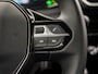 Peugeot e-2008 EV Sport 50 kWh Automaat (APPLE CARPLAY, PARELMOER, PARKEERSENSOREN, CRUISE, SPORTSTOELEN, KEYLESS, NIEUWE APK, NIEUWSTAAT)