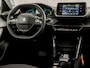 Peugeot e-2008 EV Sport 50 kWh Automaat (APPLE CARPLAY, PARELMOER, PARKEERSENSOREN, CRUISE, SPORTSTOELEN, KEYLESS, NIEUWE APK, NIEUWSTAAT)