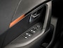 Peugeot e-2008 EV Sport 50 kWh Automaat (APPLE CARPLAY, PARELMOER, PARKEERSENSOREN, CRUISE, SPORTSTOELEN, KEYLESS, NIEUWE APK, NIEUWSTAAT)