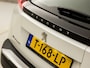 Peugeot e-2008 EV Sport 50 kWh Automaat (APPLE CARPLAY, PARELMOER, PARKEERSENSOREN, CRUISE, SPORTSTOELEN, KEYLESS, NIEUWE APK, NIEUWSTAAT)