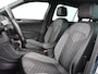 Volkswagen Tiguan 1.5 TSI R-Line | Stoelverwarming | Adaptive cruise | Matrix LED | Keyless | 19'' | Parkeerhulp | Virtual Cockpit | Carplay | Navigatie | Climate control