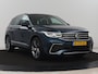 Volkswagen Tiguan 1.5 TSI R-Line | Stoelverwarming | Adaptive cruise | Matrix LED | Keyless | 19'' | Parkeerhulp | Virtual Cockpit | Carplay | Navigatie | Climate control