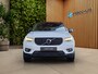 Volvo XC40 2.0 T4 R-Design | Dealer onderhouden! | Trekhaak | Camera | Panoramadak | Adaptive Cruise | Memory