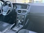Volvo V40 1.5 T3 Polar+ Sport Automaat, R-design, Metallic, Stoelverwarming, Harman Kardon audio, Extra getinte ramen achter, Leder-nubuck bekleding, Panoramadak