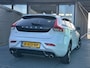 Volvo V40 1.5 T3 Polar+ Sport Automaat, R-design, Metallic, Stoelverwarming, Harman Kardon audio, Extra getinte ramen achter, Leder-nubuck bekleding, Panoramadak
