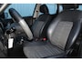 Kia Venga 1.6-125pk CVVT X-ecutive. Keurig nette en goed onderhouden hoogzitter ! Autm. airco, LM wielen, trekhaak, cruise control, metallic lak, elektr ramen v+a, parkeersensoren achter etc.
