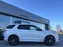 Land Rover Discovery Sport P300e 1.5 R-Dynamic SE | 360 Camera | Adaptive Cruise | Panoramadak | Sfeerverlichting | Suede bekleding |