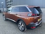 Peugeot 5008 1.2 PureTech Blue Lease Allure 7 Persoons - Airco - Achteruitrijcamera - Navigatiesysteem - Trekhaak - Cruise control - Parkeersensoren voor en achter - Licht metalen velgen 19 inch - Led verlichting - Stuur multifunctioneel - Mistlampen voor - Radio - Regensensor - Rijstrooksensor - Stuur leder